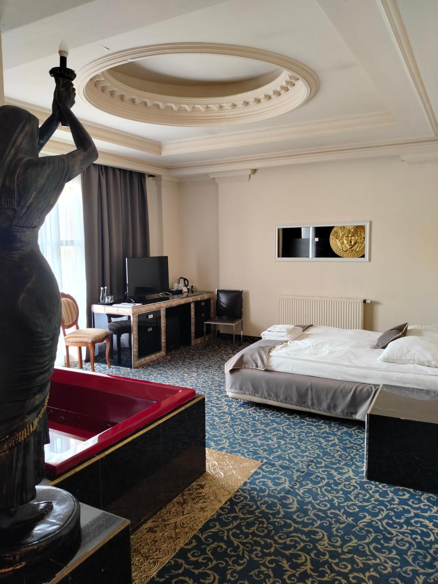 Hotel Venecia Palace Michalowice  Exterior photo