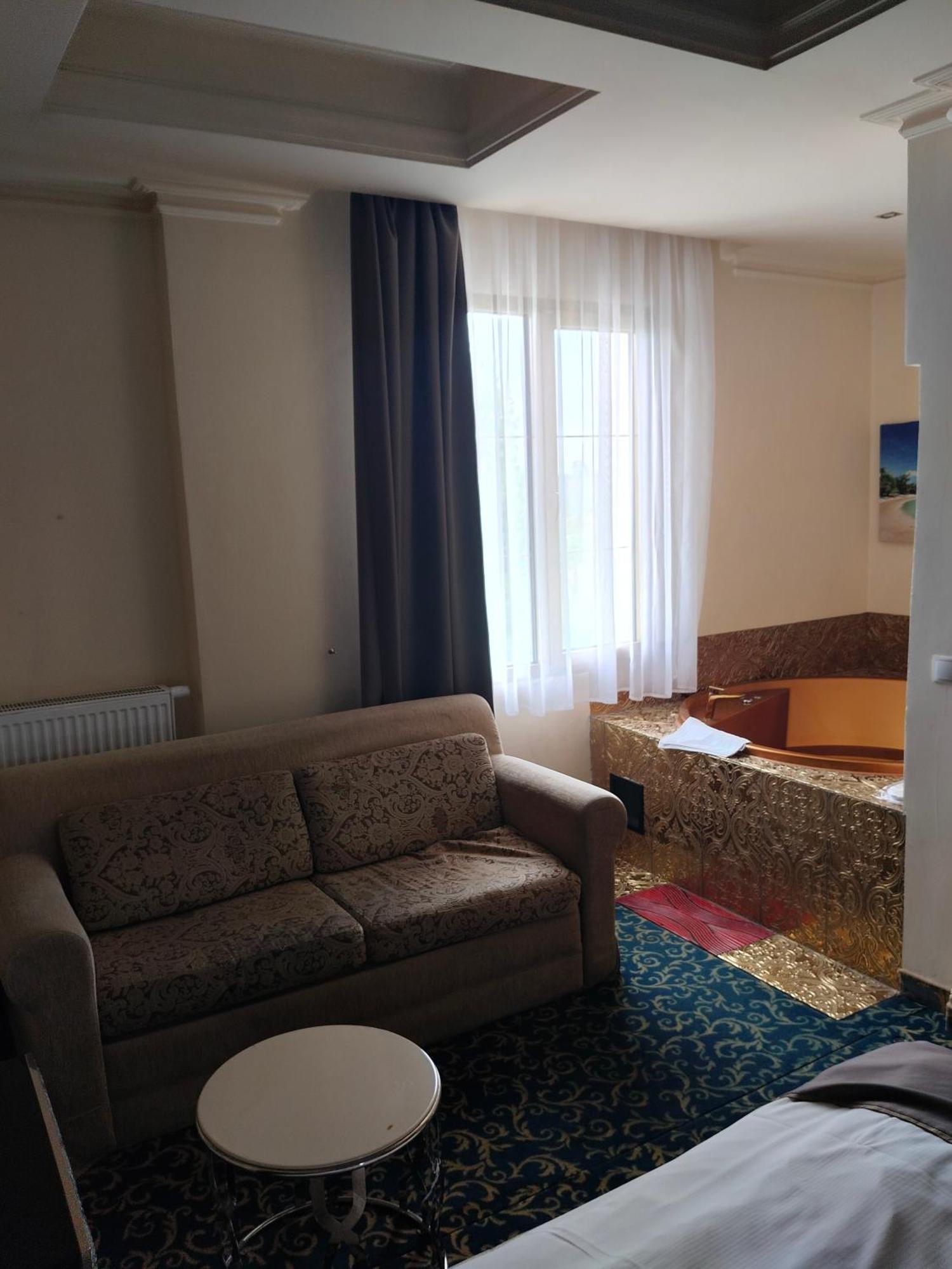 Hotel Venecia Palace Michalowice  Exterior photo