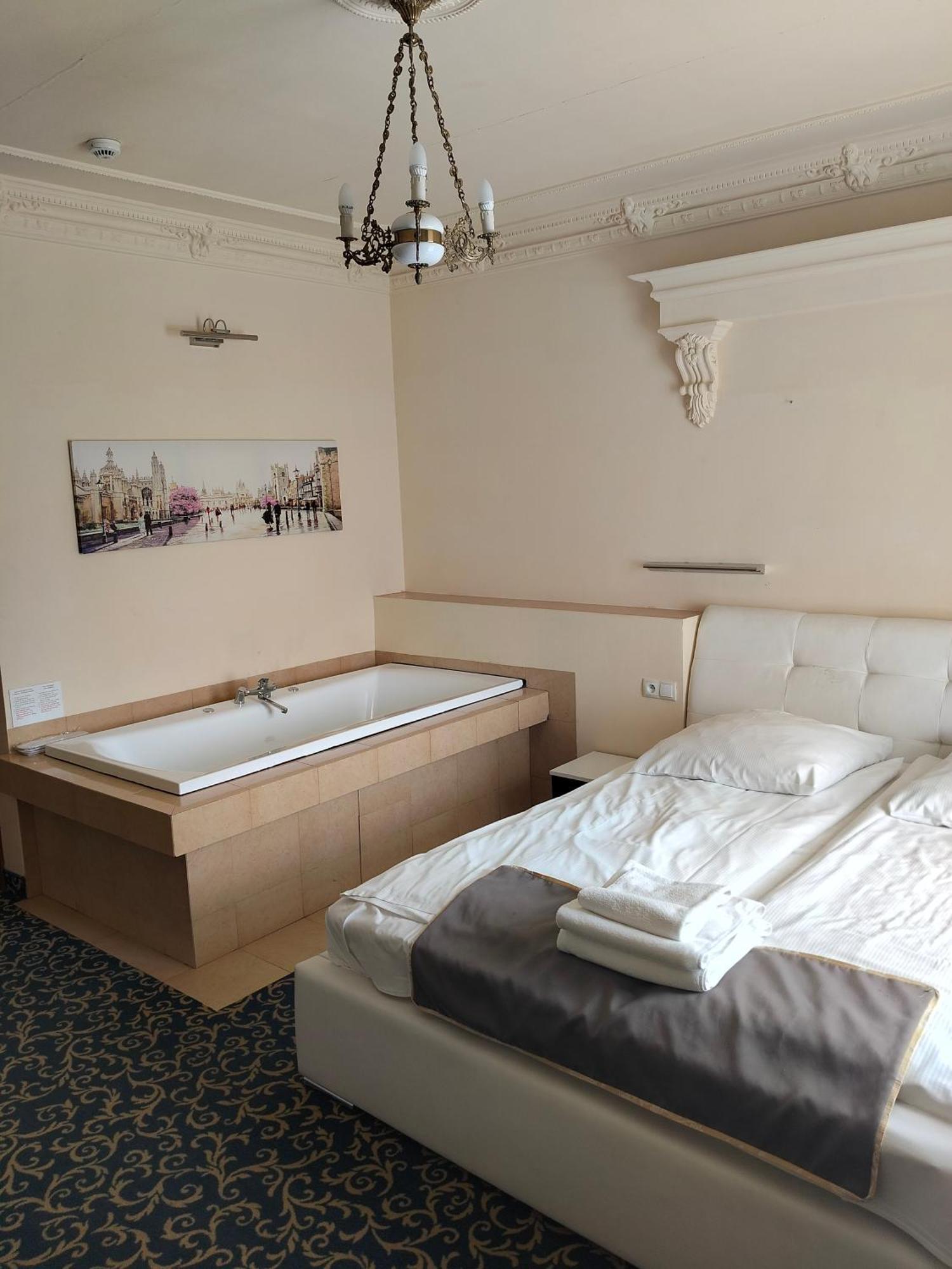 Hotel Venecia Palace Michalowice  Exterior photo