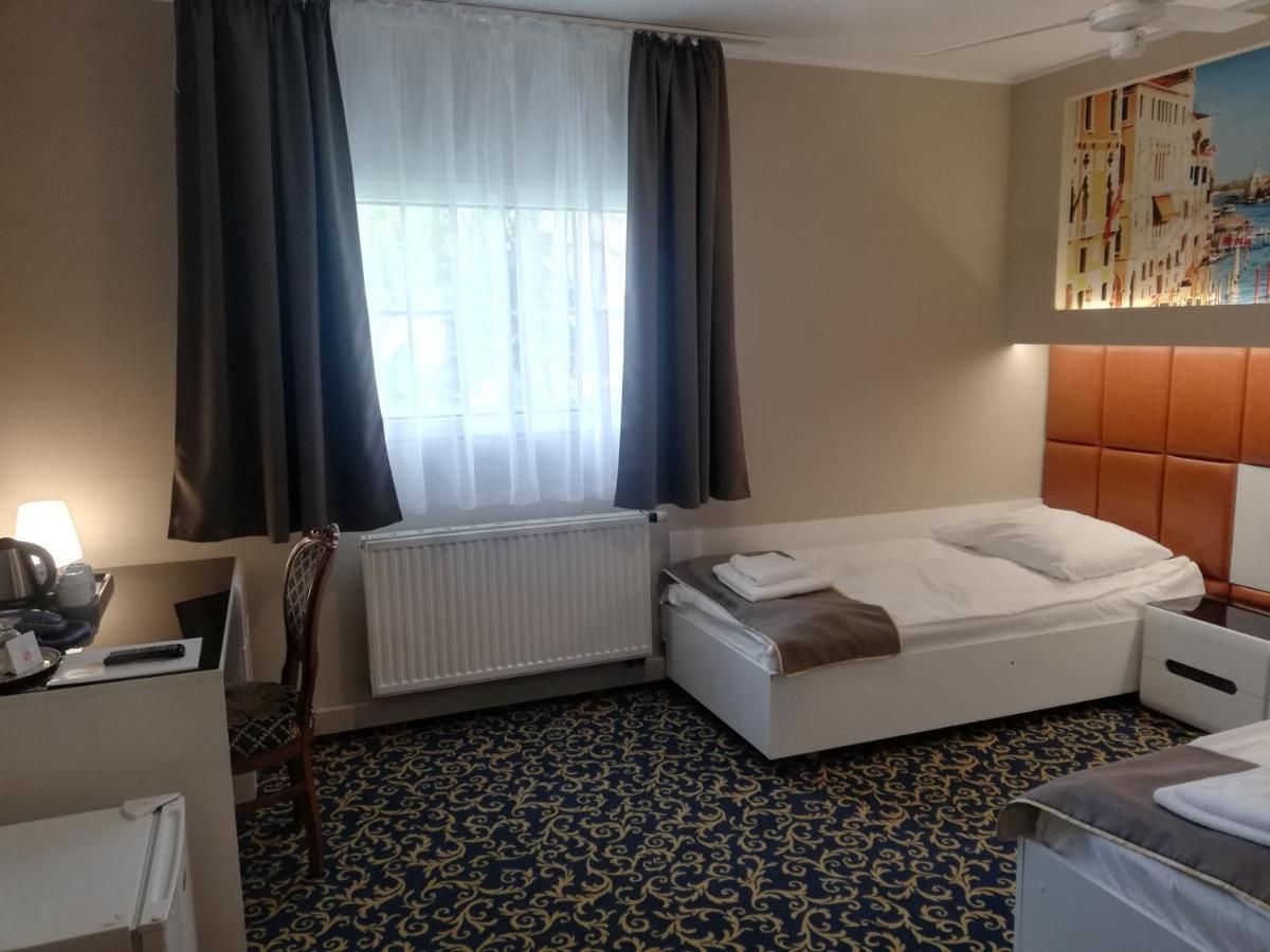 Hotel Venecia Palace Michalowice  Exterior photo